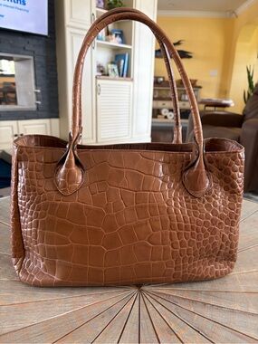 Classic style Furla crocodile-embossed tan Italian leather tote shoulder bag
